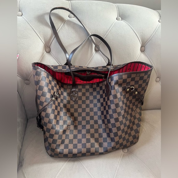 Louis Vuitton Purse with Wristlet❤️🔥 - Picture 1 of 8